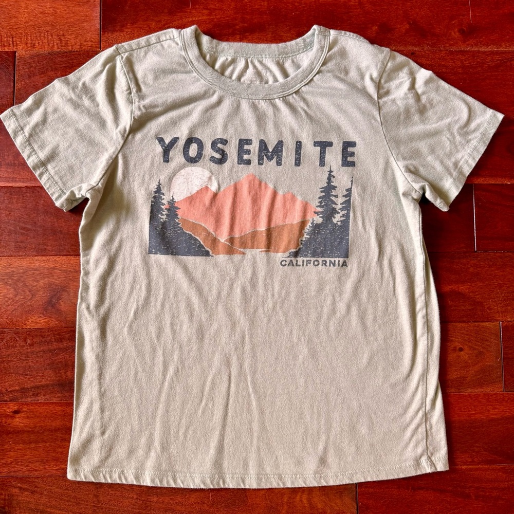 Zoe + Liv YOSEMITE Graphic Tee GREEN